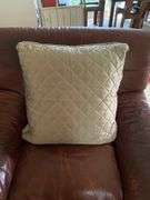 6 throw pillows