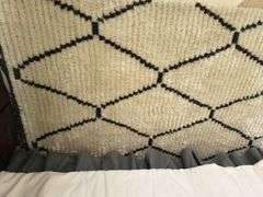 Alice cream/charcoal polyester rug  3’8” x 5’8” with fringe
