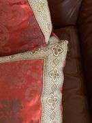 6 throw pillows