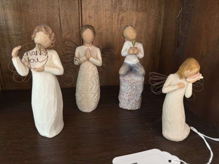 4 Willow Tree figures