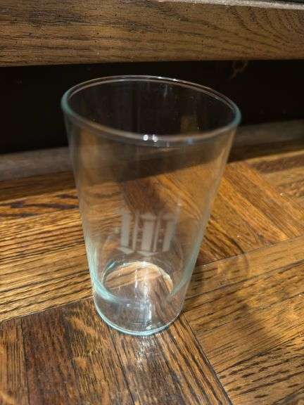 Glasses, divided dish