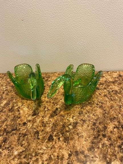2 emerald green bowls, pair of green swans