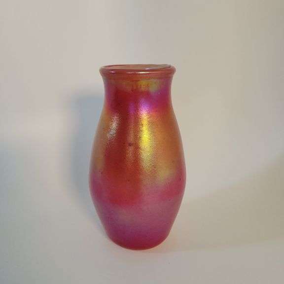 Signed red Tiffany vase - Vase 9189A L.C.T. & Liner 9192A image