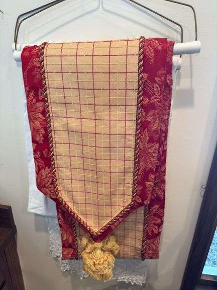 Poinsettia table runner, 2 tablecloths