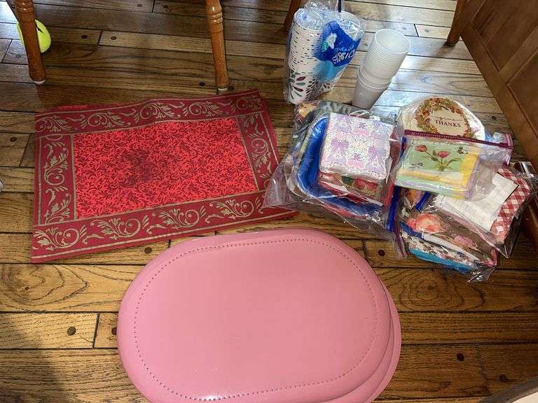Lot of placemats, paper napkins and cups image
