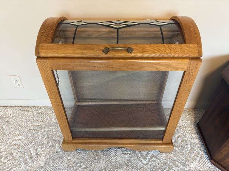 Oak quilt display case 28" x 30" x 15"