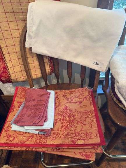 Tablecloths, placemats
