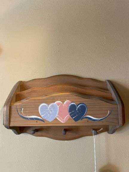 9 pieces of wall decor, shelf, clock, plaques, wind chime