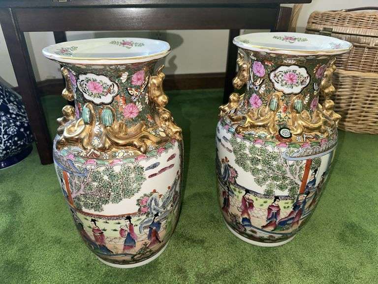 2 Rose Medallion Style Chinese Vase/ Floral With Birds and Imperial Court