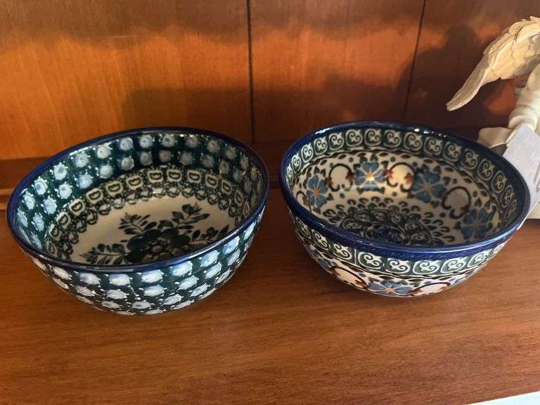 2 Sarah’s angels, 2 small decorative bowls