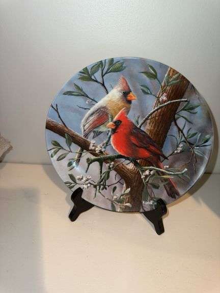 Knowles Collector plate with stand “The Cardinal” image