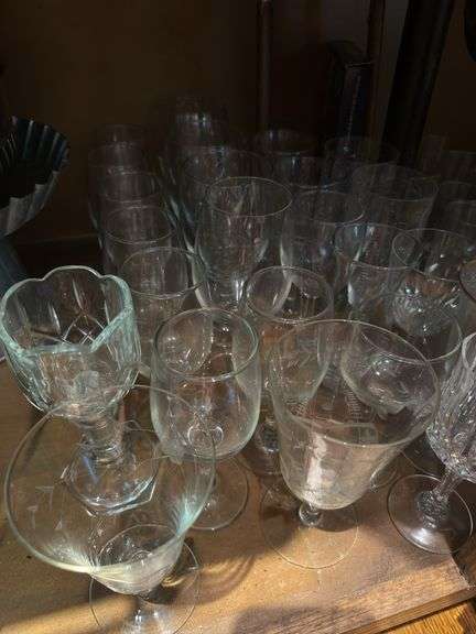Large lot of misc glassware