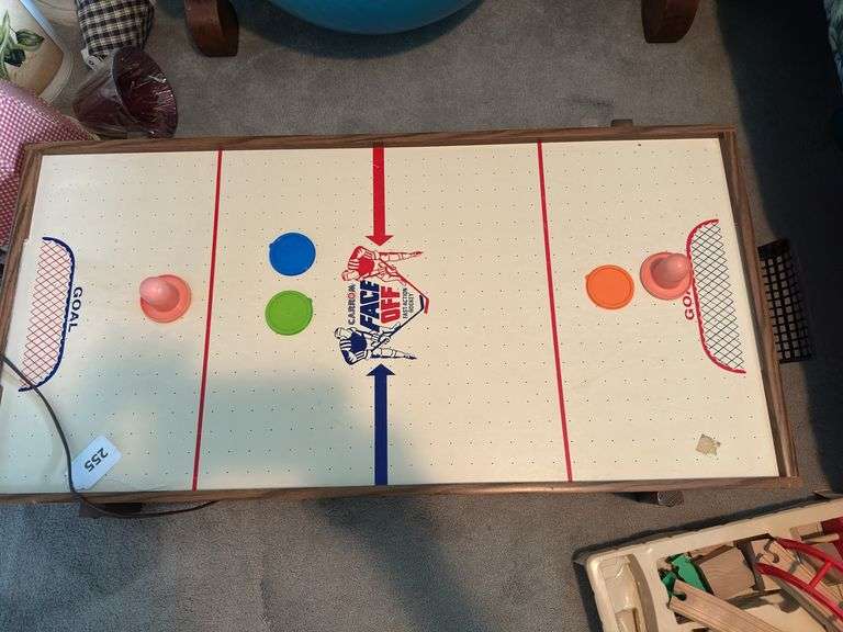 Electric hockey game(in working condition)  & car track with accessories image
