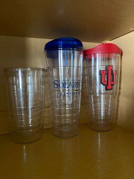 Glasses and coffee cups