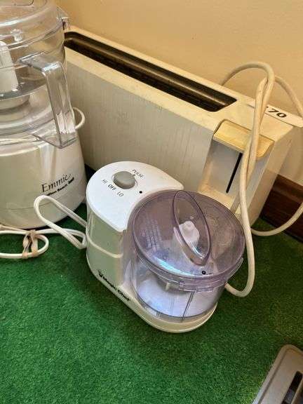 Toaster, Magic Chef mini food processor, Hamilton Beach Emmie