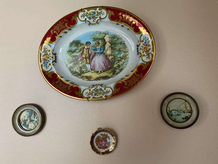 Tin tray, wall hangings