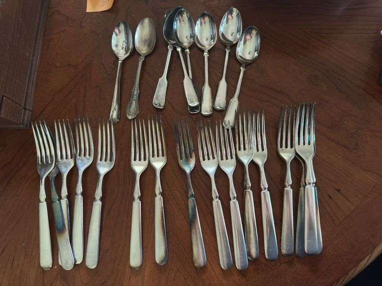 Deluxe Stainless Flatware, Wm A Rogers Flatware image