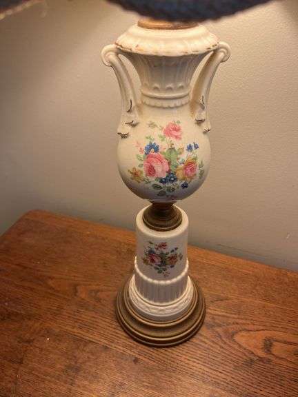 Porcelain 26” table lamp