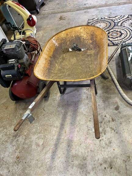 Pneumatic tire wheel barrow