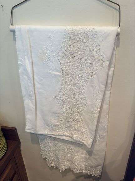 Poinsettia table runner, 2 tablecloths