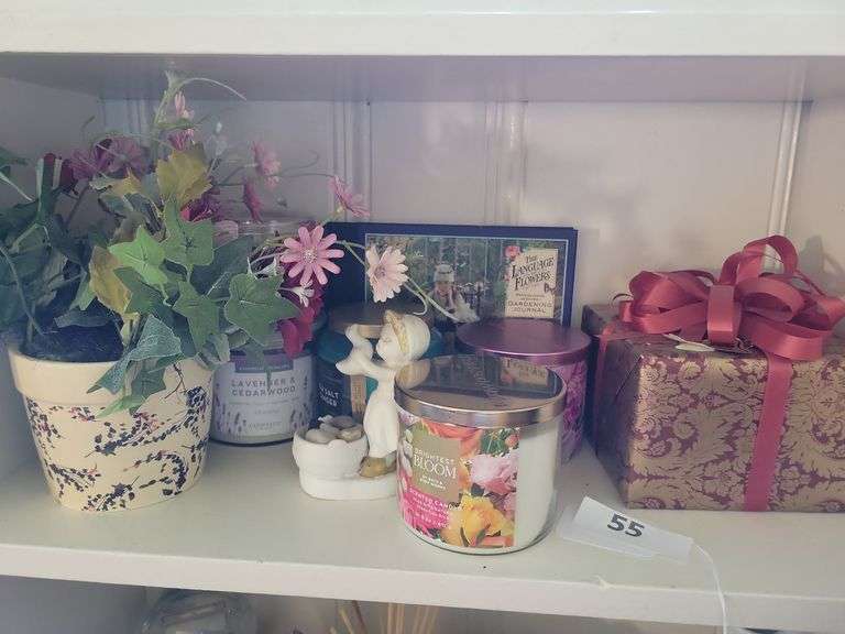 Floral Arrangements, Candles, Decor image