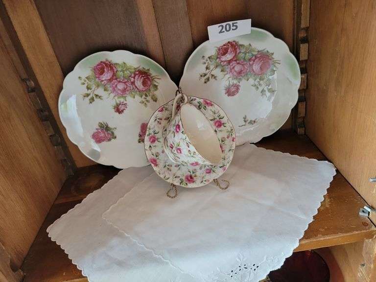Porcelain Roses Plates, Tea Cup, Saucer image