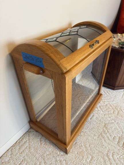 Oak quilt display case 28" x 30" x 15"