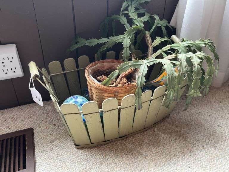 Basket, Christmas cactus, water globes