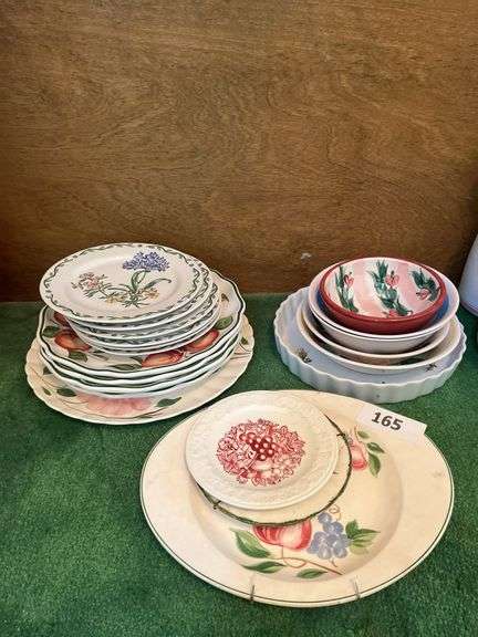 Porcelain bowls, plates, saucers