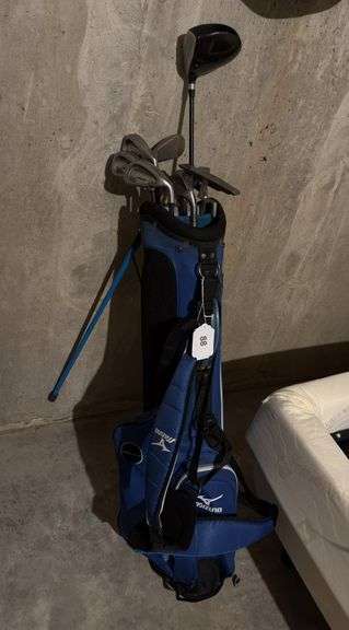 Mizuno Aerolite Micro bag w/ clubs image