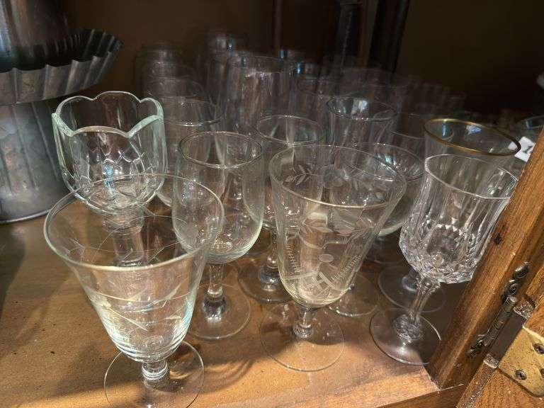 Large lot of misc glassware