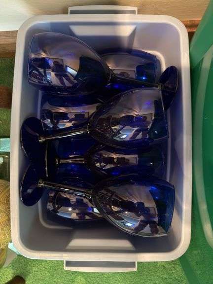 Cobalt blue glassware & 2 plastic tubs