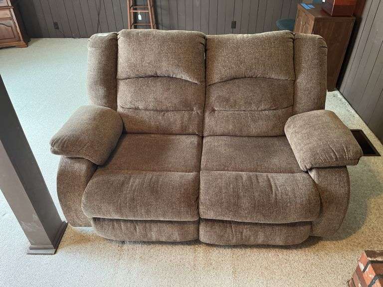 Reclining loveseat