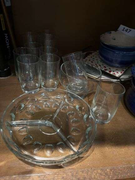 Glasses, divided dish