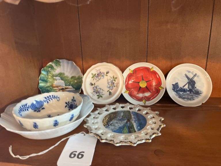 Minature plates ( delft has chip) image