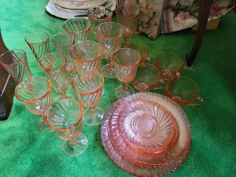 Cristal D'Arques-Durand Rosaline Pink Swirl Optic Dishware