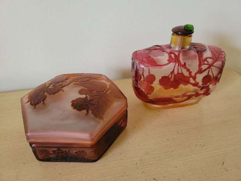 Emile Gallé: Wild strawberry design lidded container, Perfume Bottle image