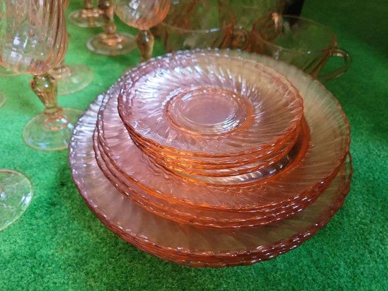 Cristal D'Arques-Durand Rosaline Pink Swirl Optic Dishware