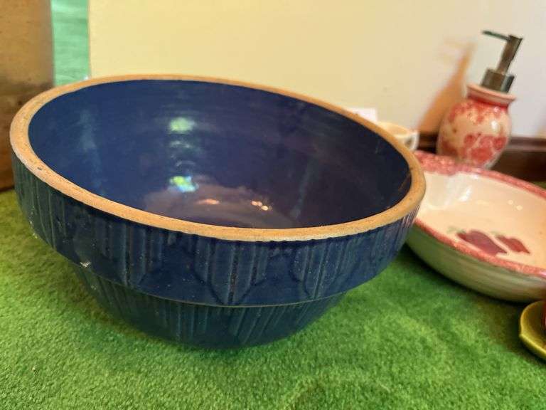 10” blue crock bowl