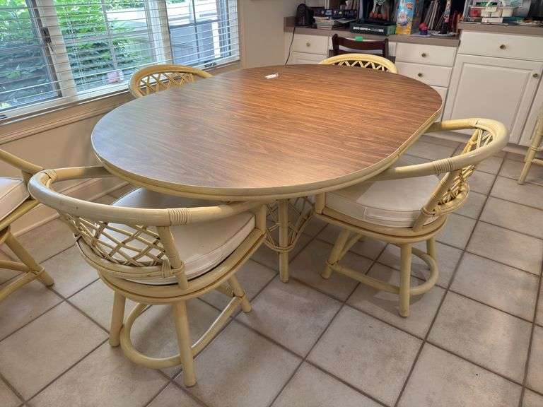 Table & 6 swivel chairs 66 1/2" with leaf x 29" x 48"