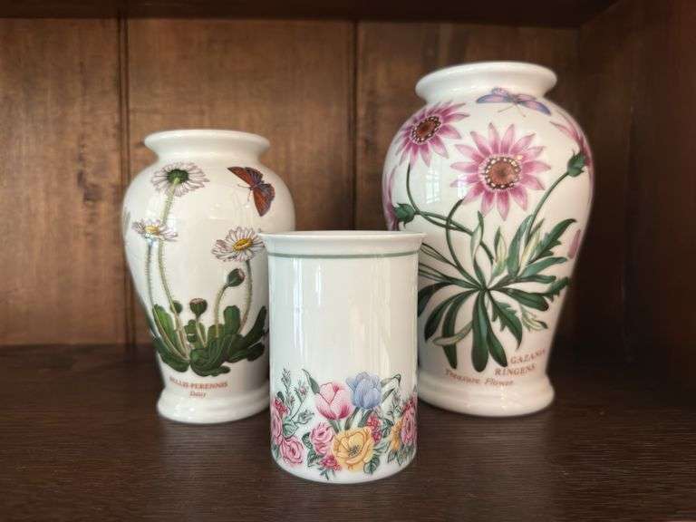 2 Portmeirion Botanic Garden vases (6 1/2" & 5 1/4"), Floral Festival vase image