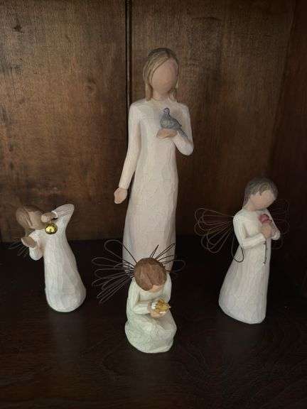 4 Willow Tree figures