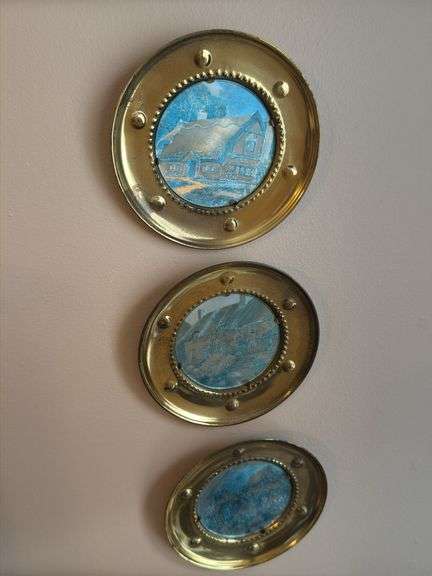 Framed print 22" x 26", metal bow, 3 decorative plates 5 1/2" dia