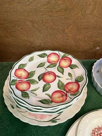 Porcelain bowls, plates, saucers