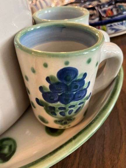 Large MA Hadley dispenser, 5 mugs, 18” platter