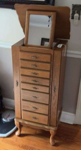 Oak Jewelry chest image