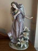 Boyd's Collection angel 5", hand painted angel made in China 12"