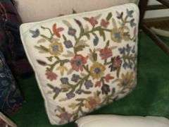 Lot of throw pillows