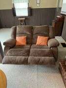 Reclining loveseat