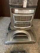 Shark Lift-Away DELUXE vacuum